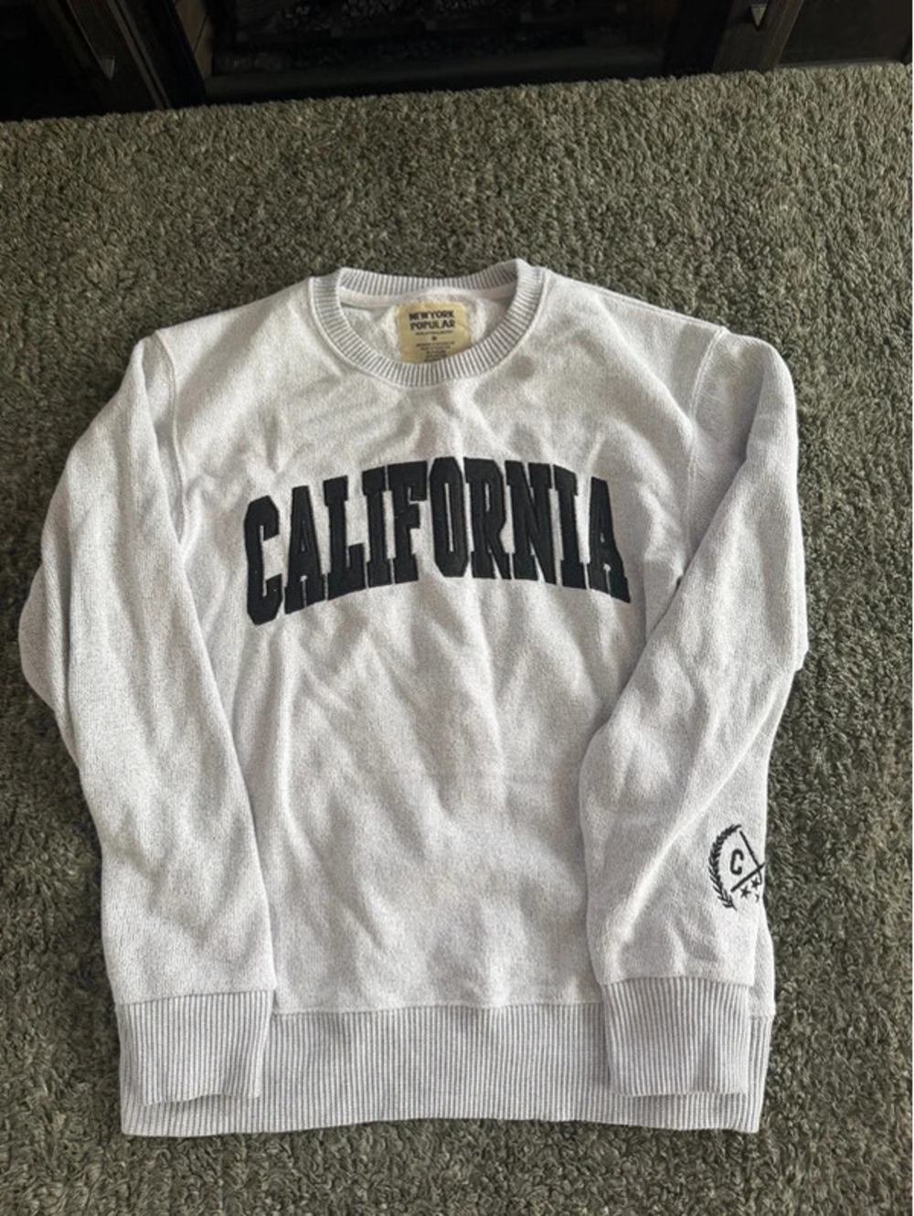 New York Popular California Crewneck Sweatshirt Medium